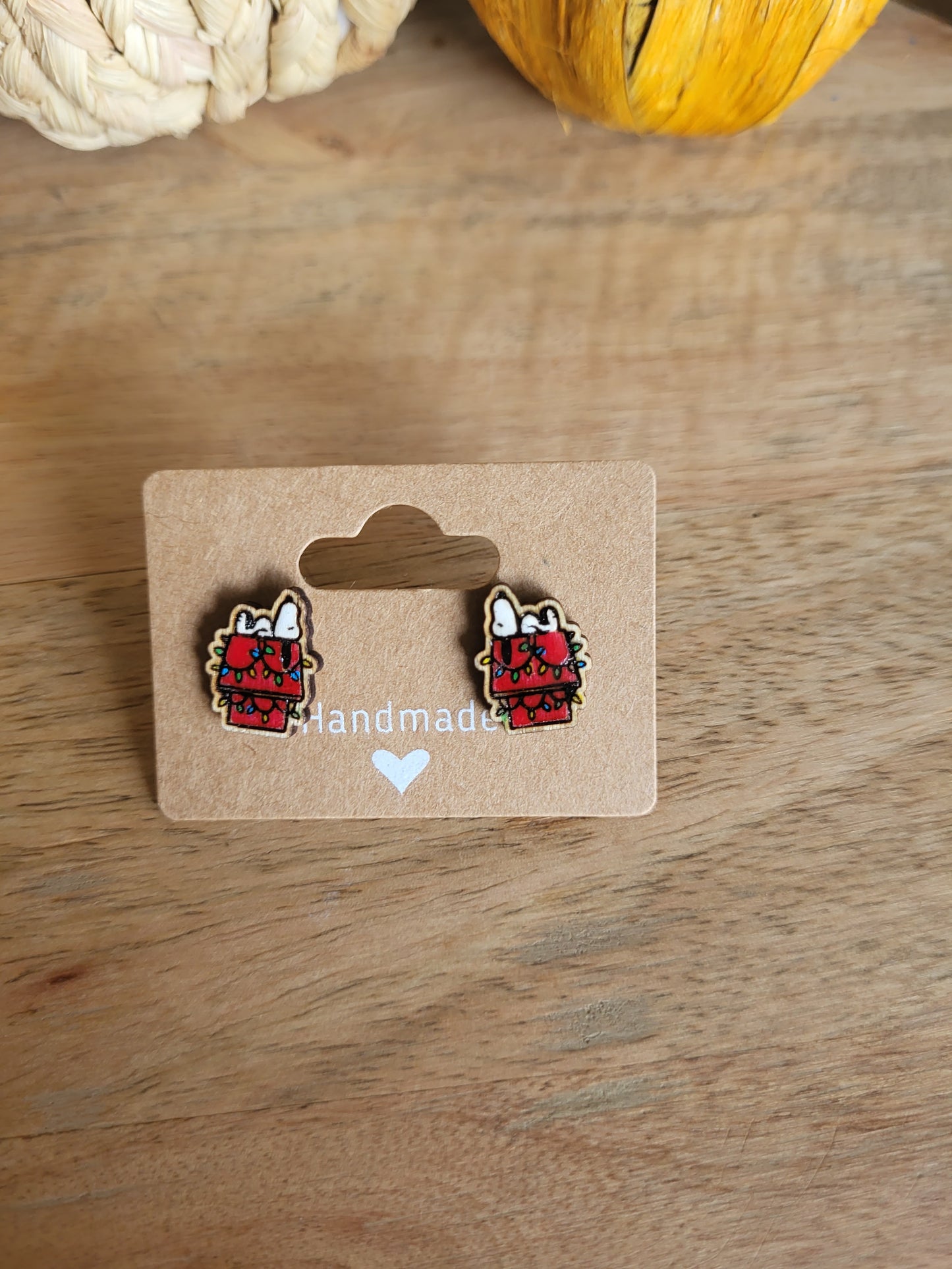 Snoopy studs