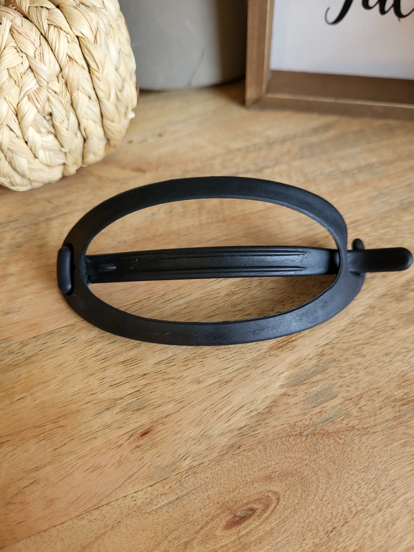 Black clip