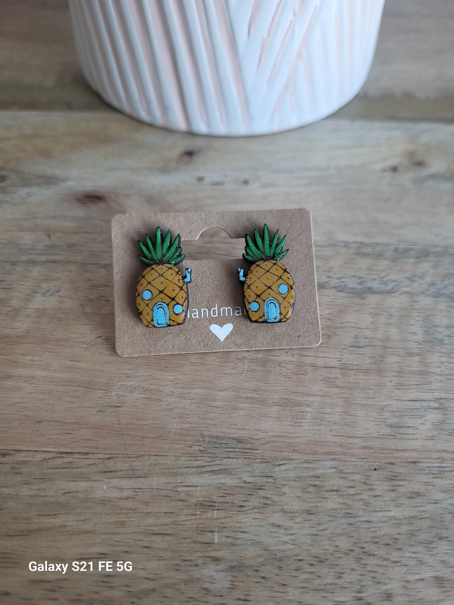 Pineapple house studs